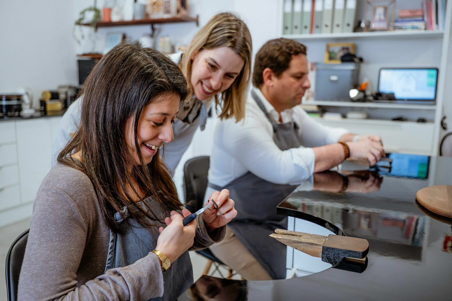 Foto Fazer as próprias alianças de casamento: uma experiência única que poucos noivos consideram - Imagem 2
