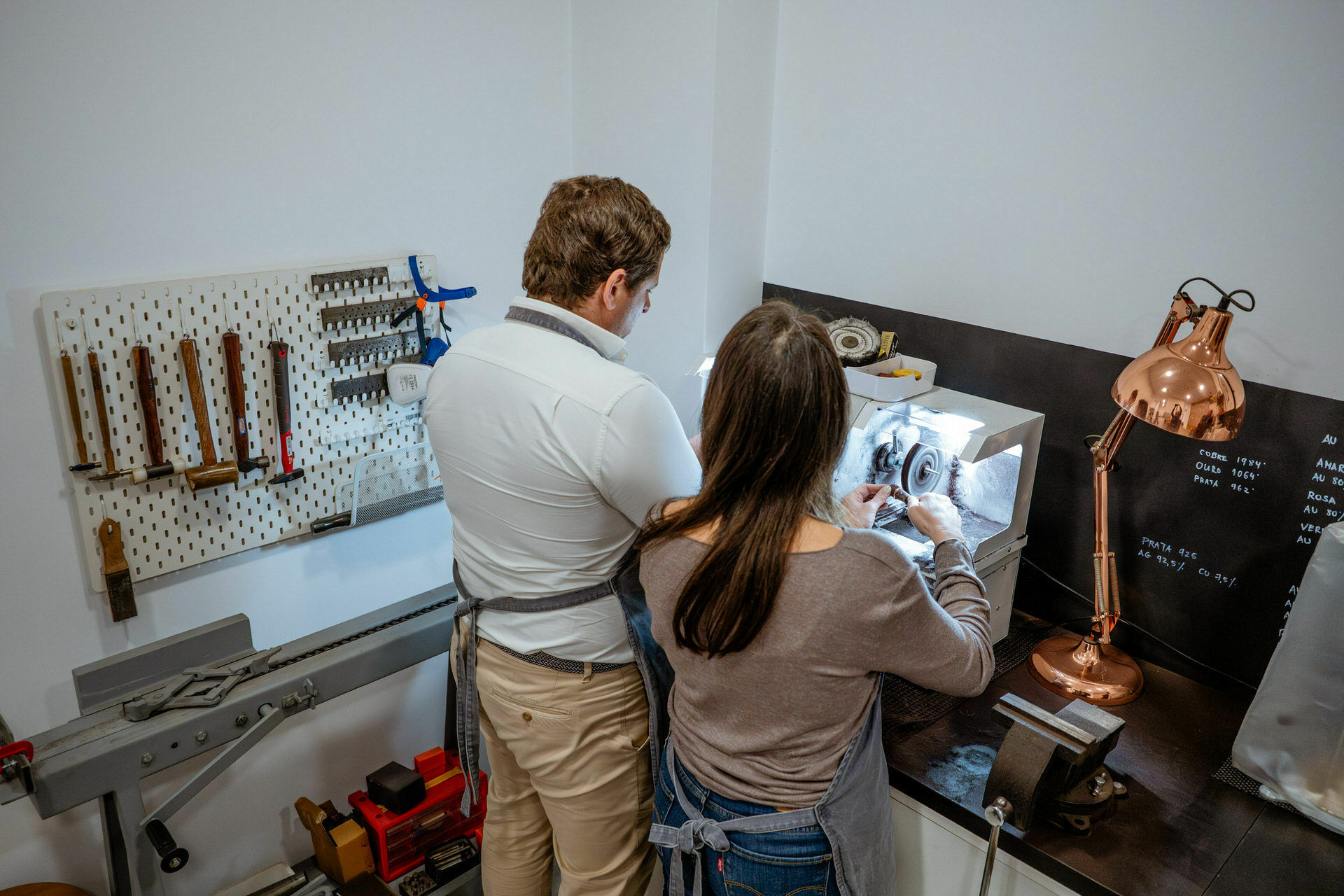 Foto Fazer as próprias alianças de casamento: uma experiência única que poucos noivos consideram - Imagem 24