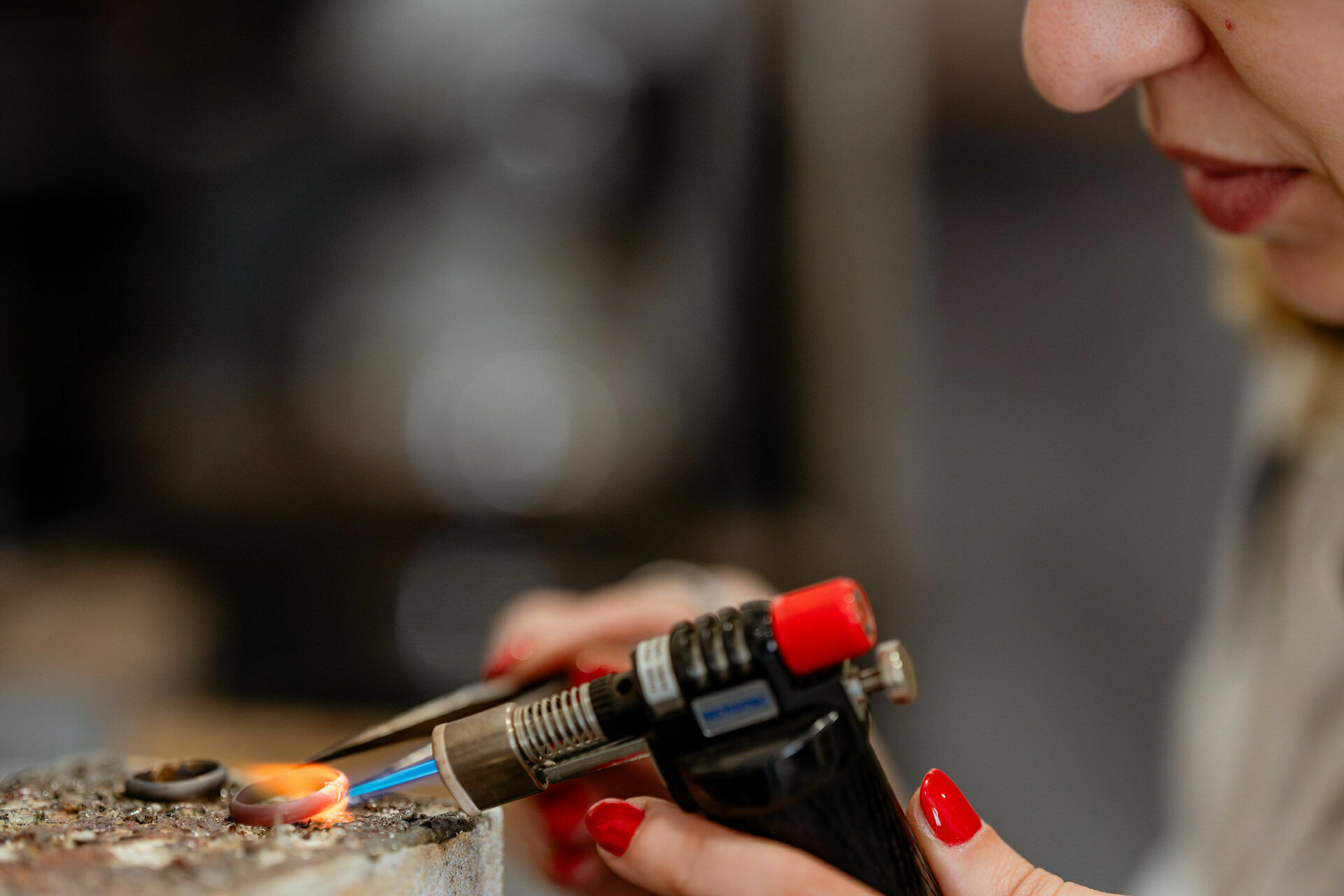 Foto Fazer as próprias alianças de casamento: uma experiência única que poucos noivos consideram - Imagem 51