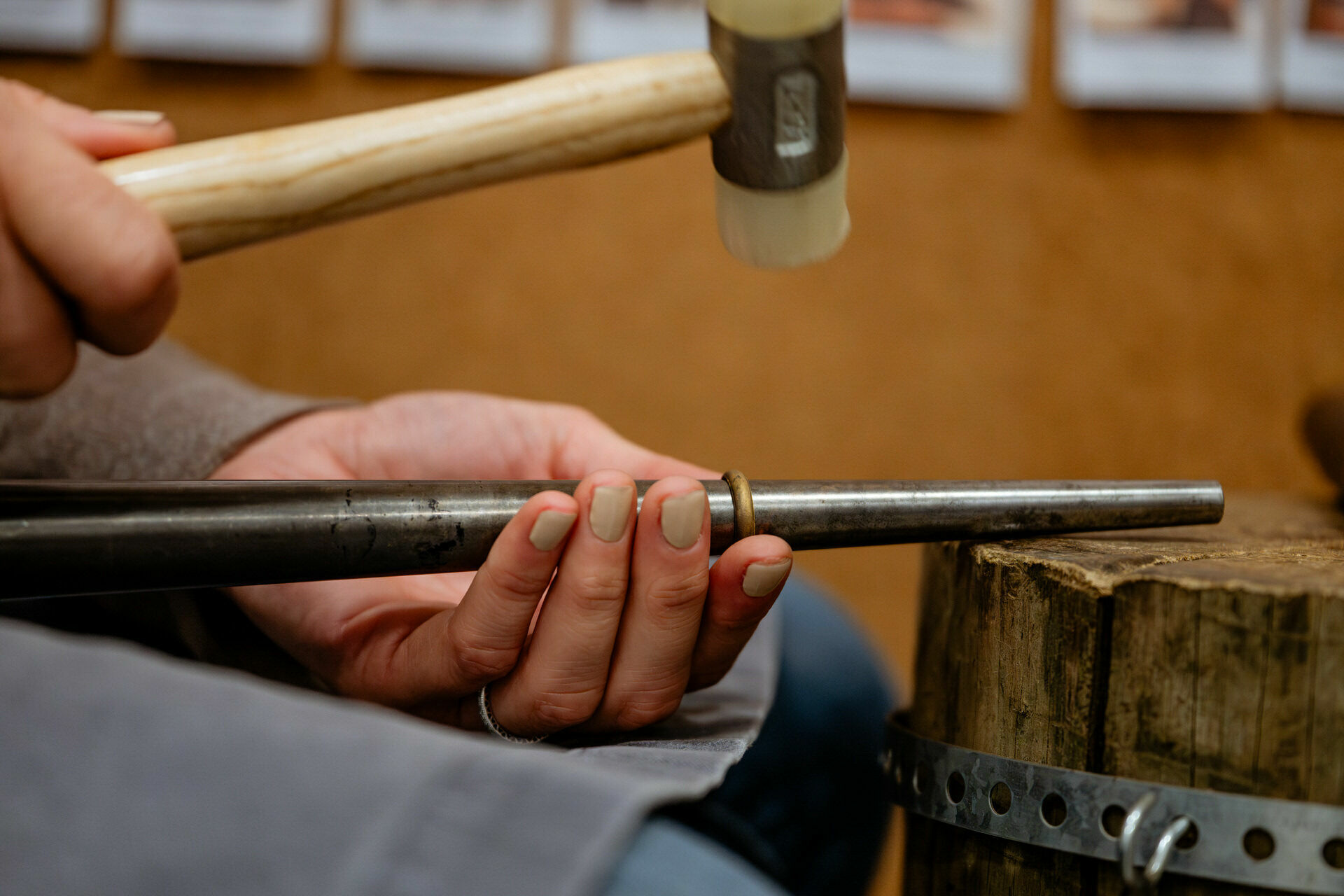 Foto Fazer as próprias alianças de casamento: uma experiência única que poucos noivos consideram - Imagem 32